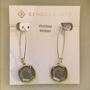 Kendra Scott light weight earrings